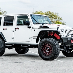 williams-white-red-jeep